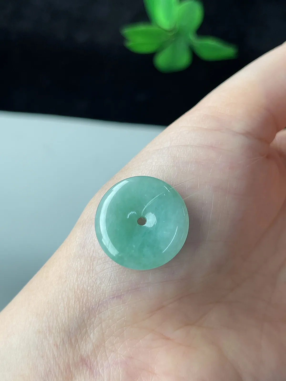 翡翠糯化种淡绿色平安扣