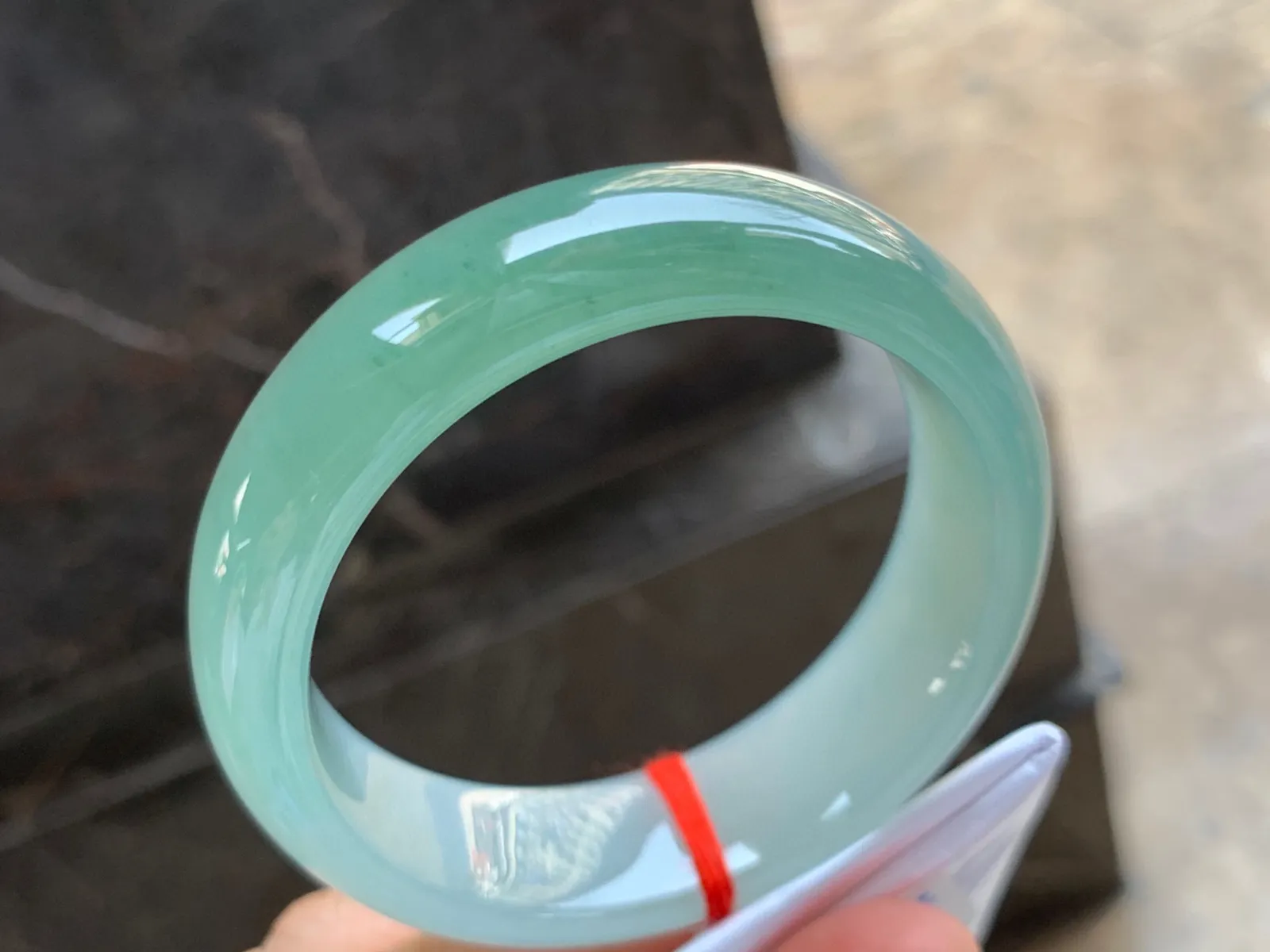 55-17.5-8mm
冰种晴水宽版手镯 种好水润 颜色漂亮 半山半水 上手大气