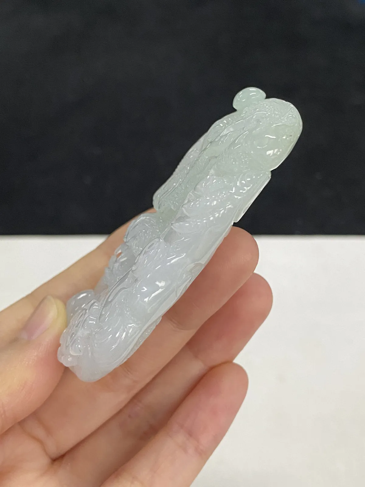 翡翠冰糯种白色龙牌