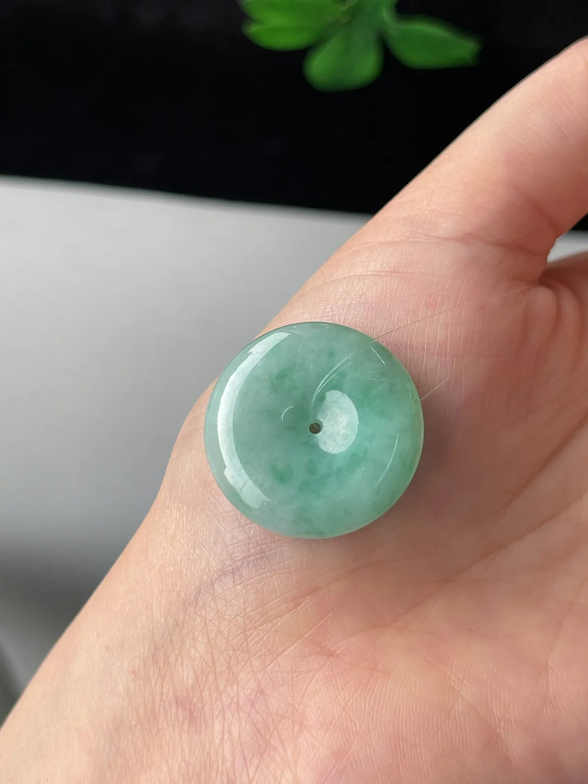 翡翠冰糯种淡绿色平安扣