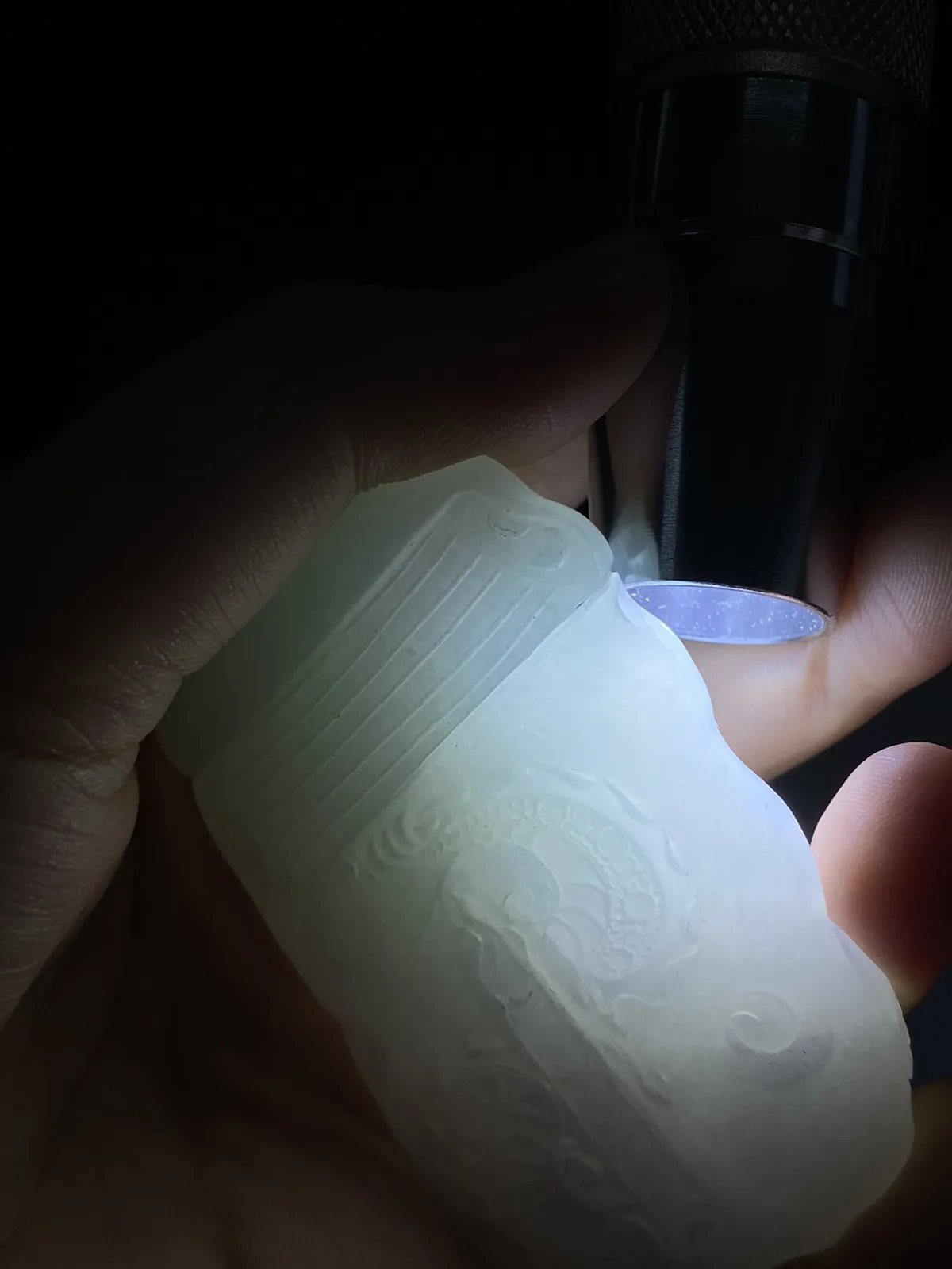 翡翠冰糯种白色龙牌