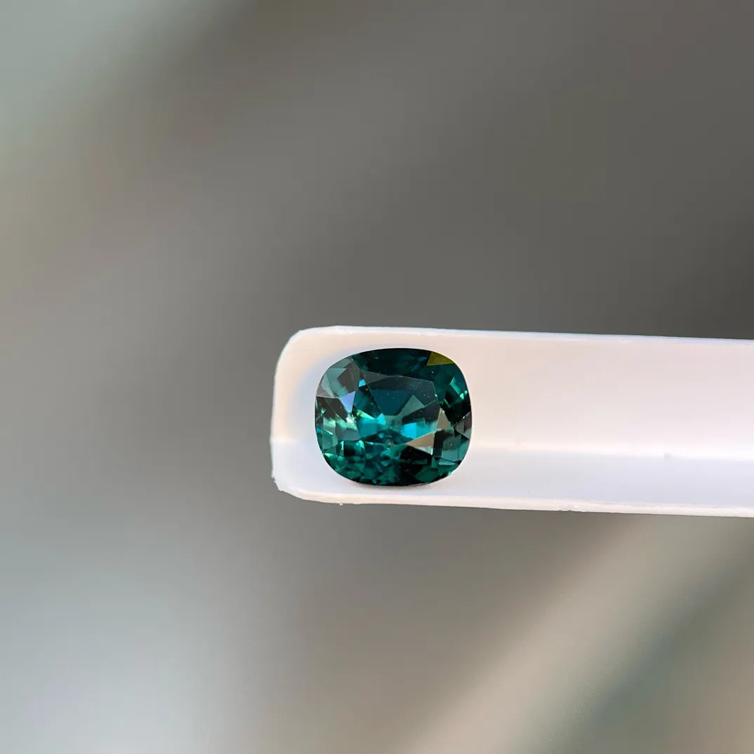 1.59克拉天然蓝碧玺裸石，6.9×6.3×5.5mm，如果出GUILD证书无烧拉贡基本没问题，性价比高，漏价，可冲可搏！