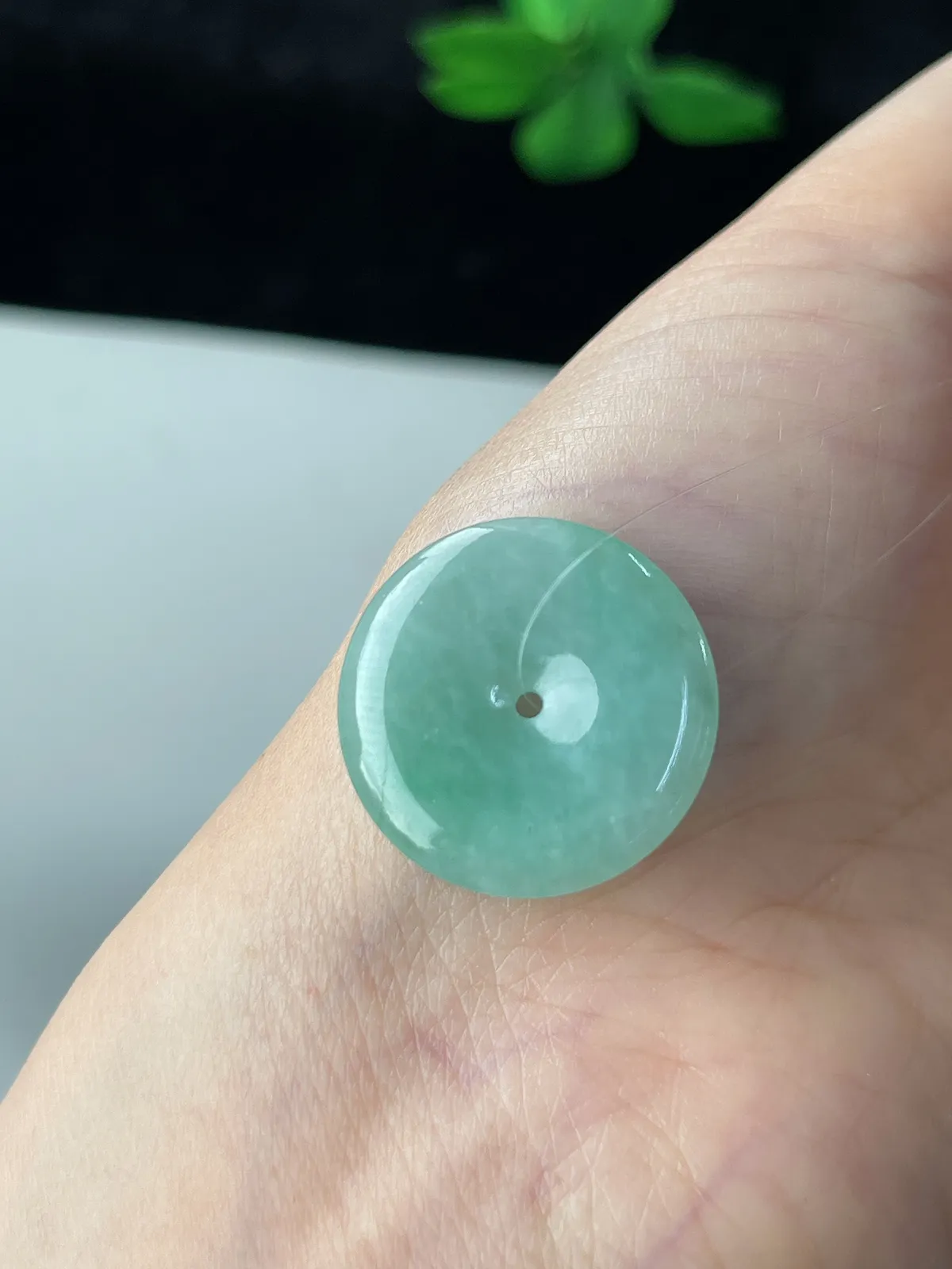翡翠糯化种淡绿色平安扣