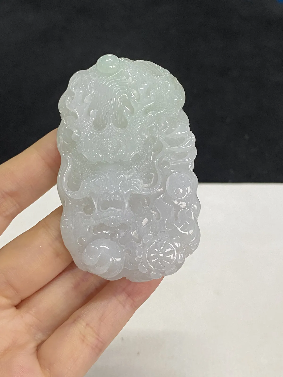 翡翠冰糯种白色龙牌