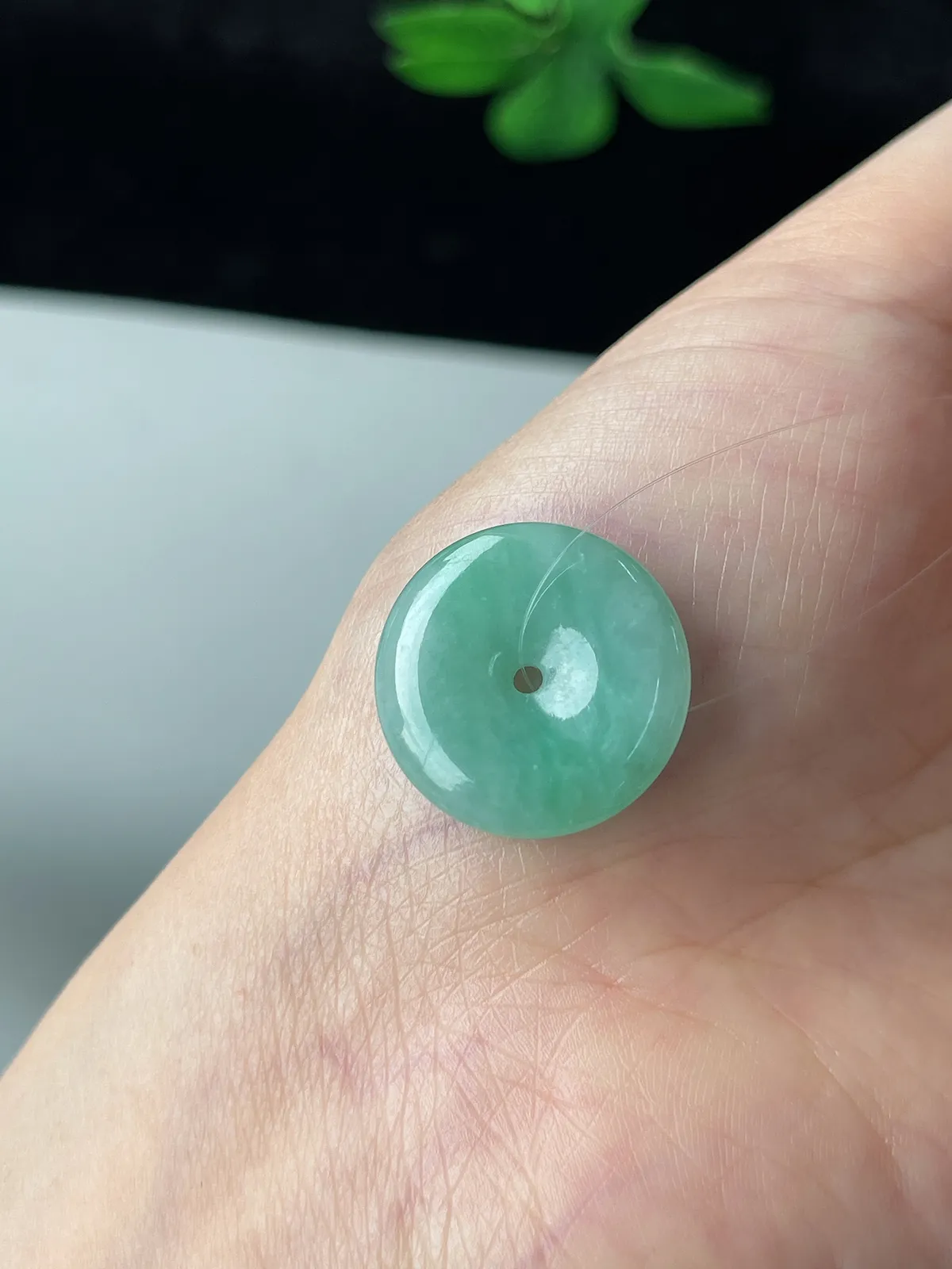 翡翠冰糯种浅绿色平安扣