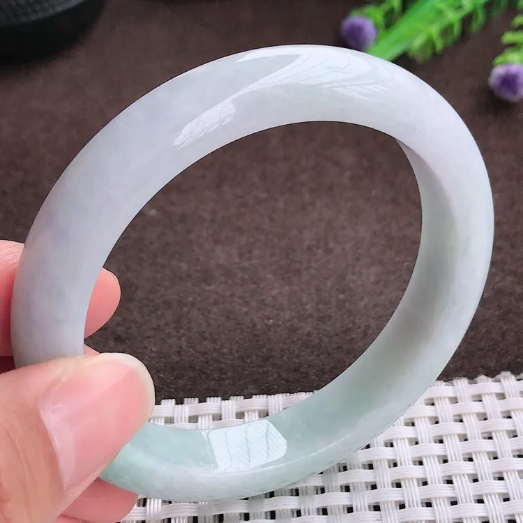 自然光57.5圈口老坑精美温润飘阳绿手镯翡翠玉镯女款尺寸57.5/11.8/8.7