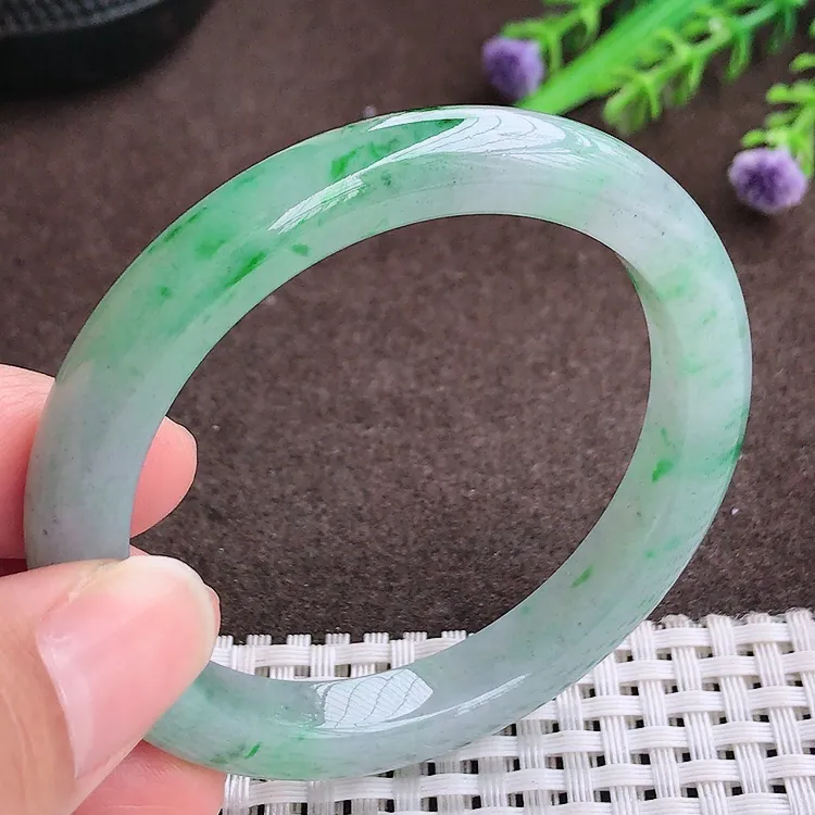 自然光52.2圈口老坑精美冰润飘阳绿宽边手镯翡翠玉镯尺寸52.2/8.7/7.8