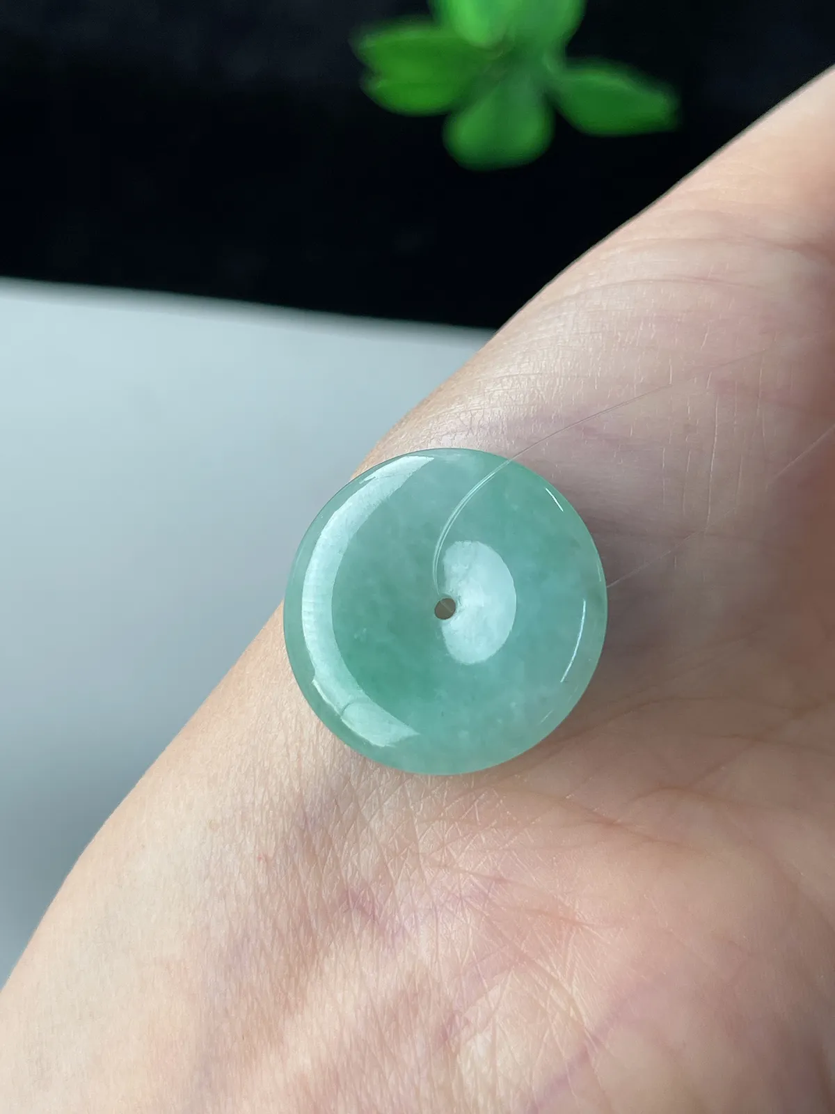 翡翠糯化种淡绿色平安扣