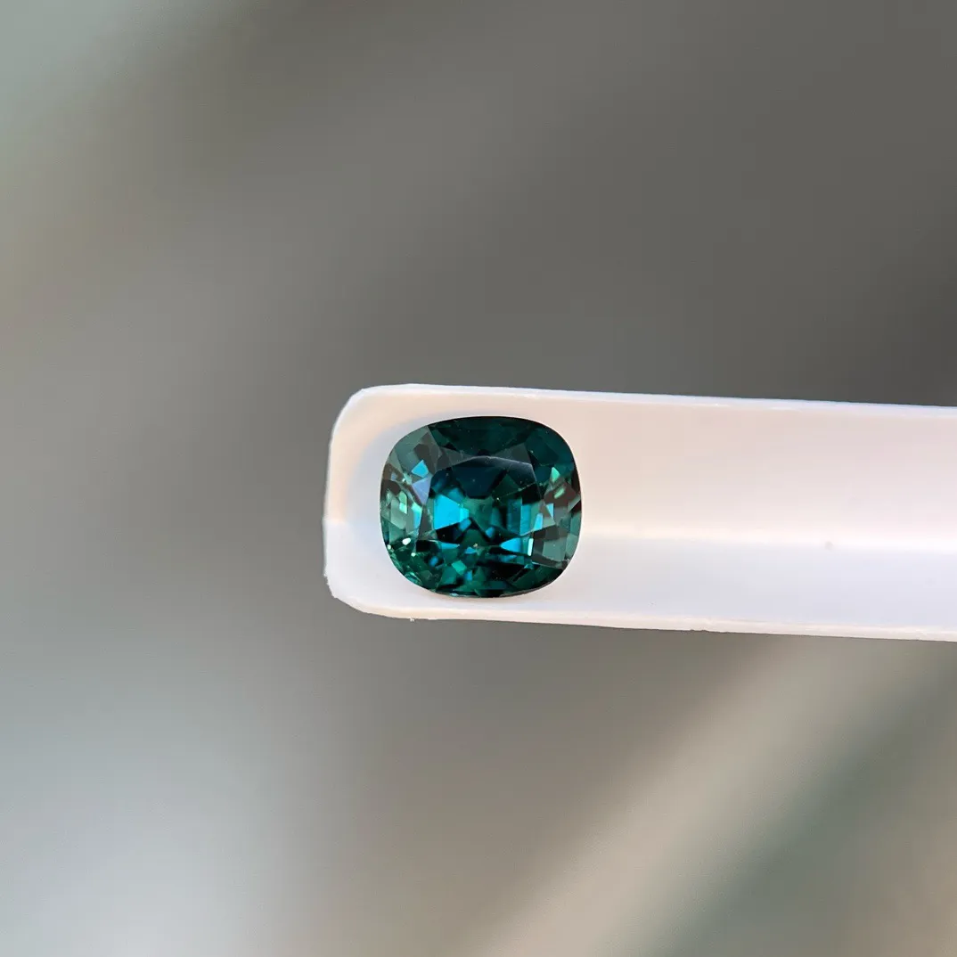1.59克拉天然蓝碧玺裸石，6.9×6.3×5.5mm，如果出GUILD证书无烧拉贡基本没问题，性价比高，漏价，可冲可搏！