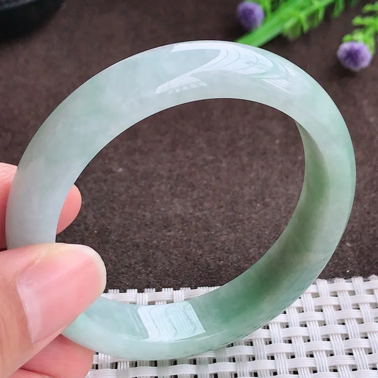 自然光54圈口老坑精美温润飘绿宽边手镯翡翠玉镯尺寸54/12.8/8