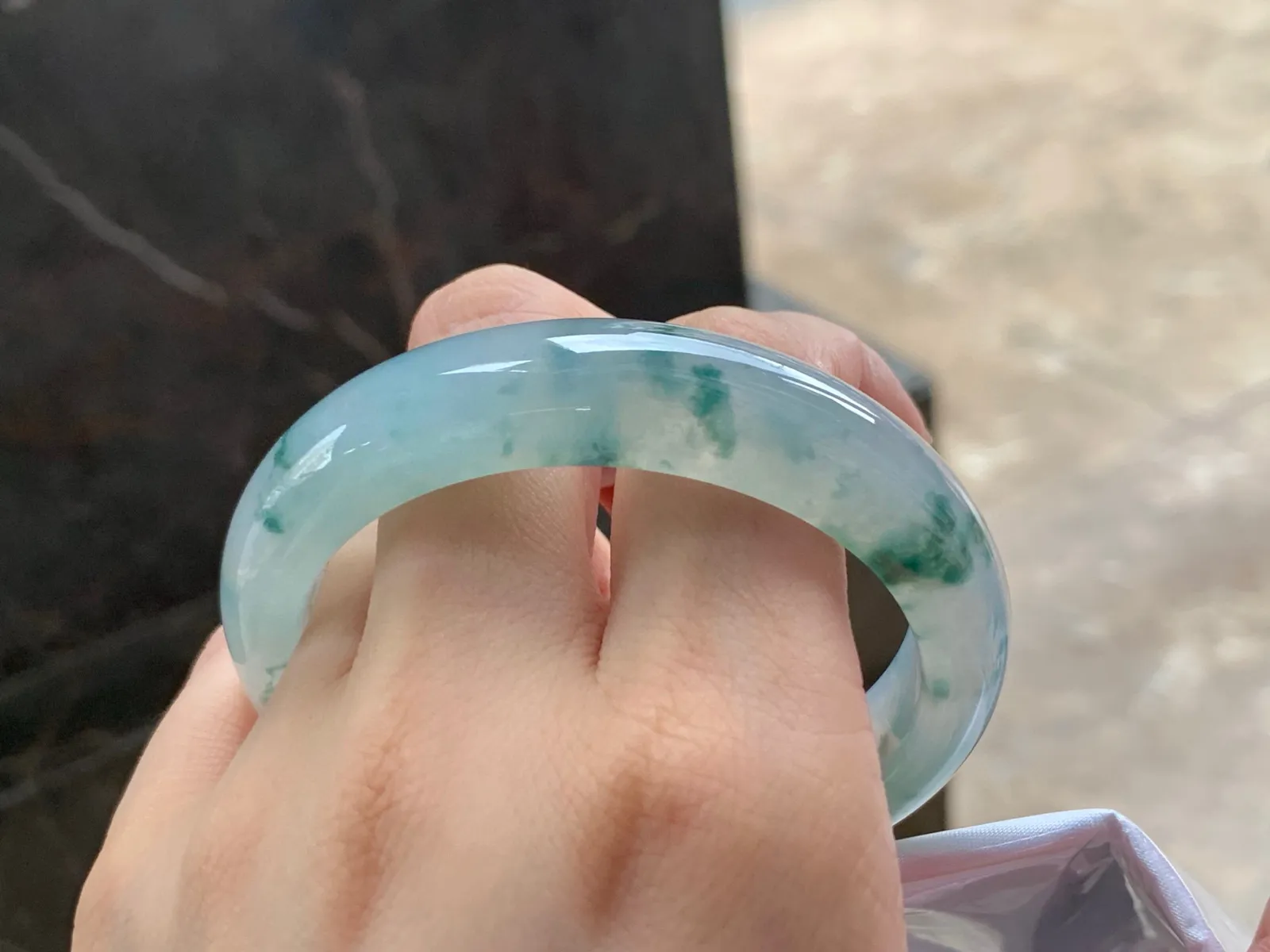 飘花手镯
清爽55.7/13.2/8.3mm
