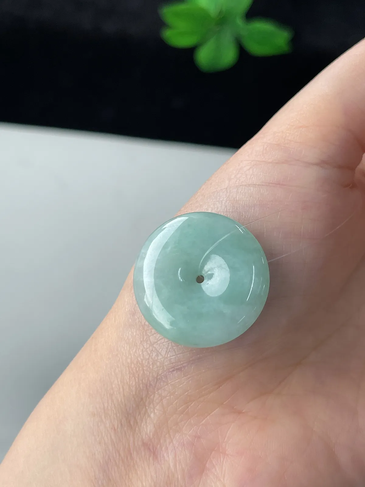 翡翠糯化种淡绿色平安扣