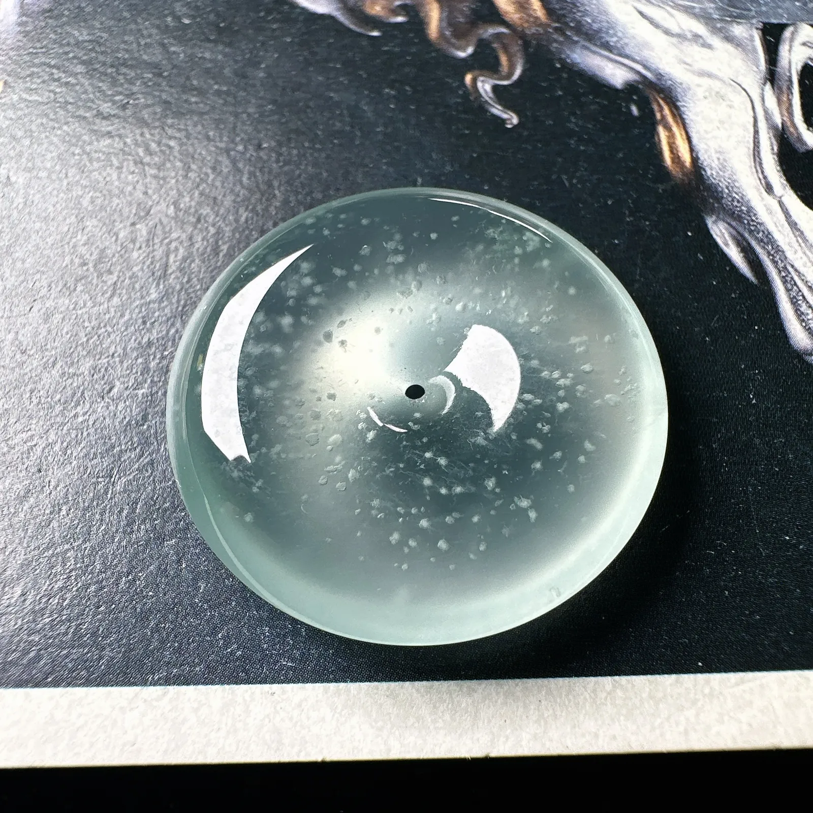 【玻璃种雪花棉平安扣】木那老坑料，质地细腻，冰润十足，种老冰透，荧光闪耀