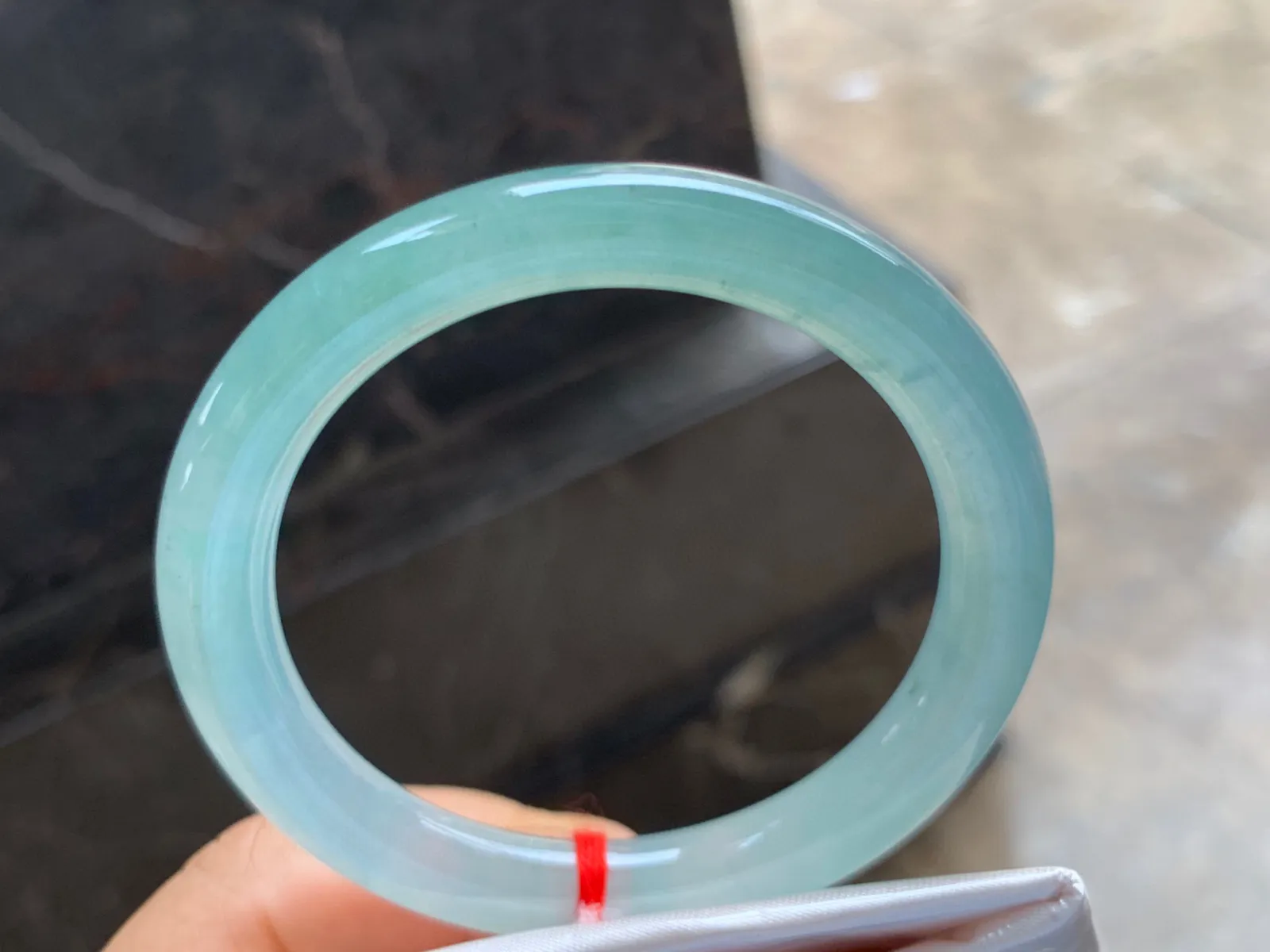 53-8.5mm
冰种晴水圆条手镯 水润冰透 清爽