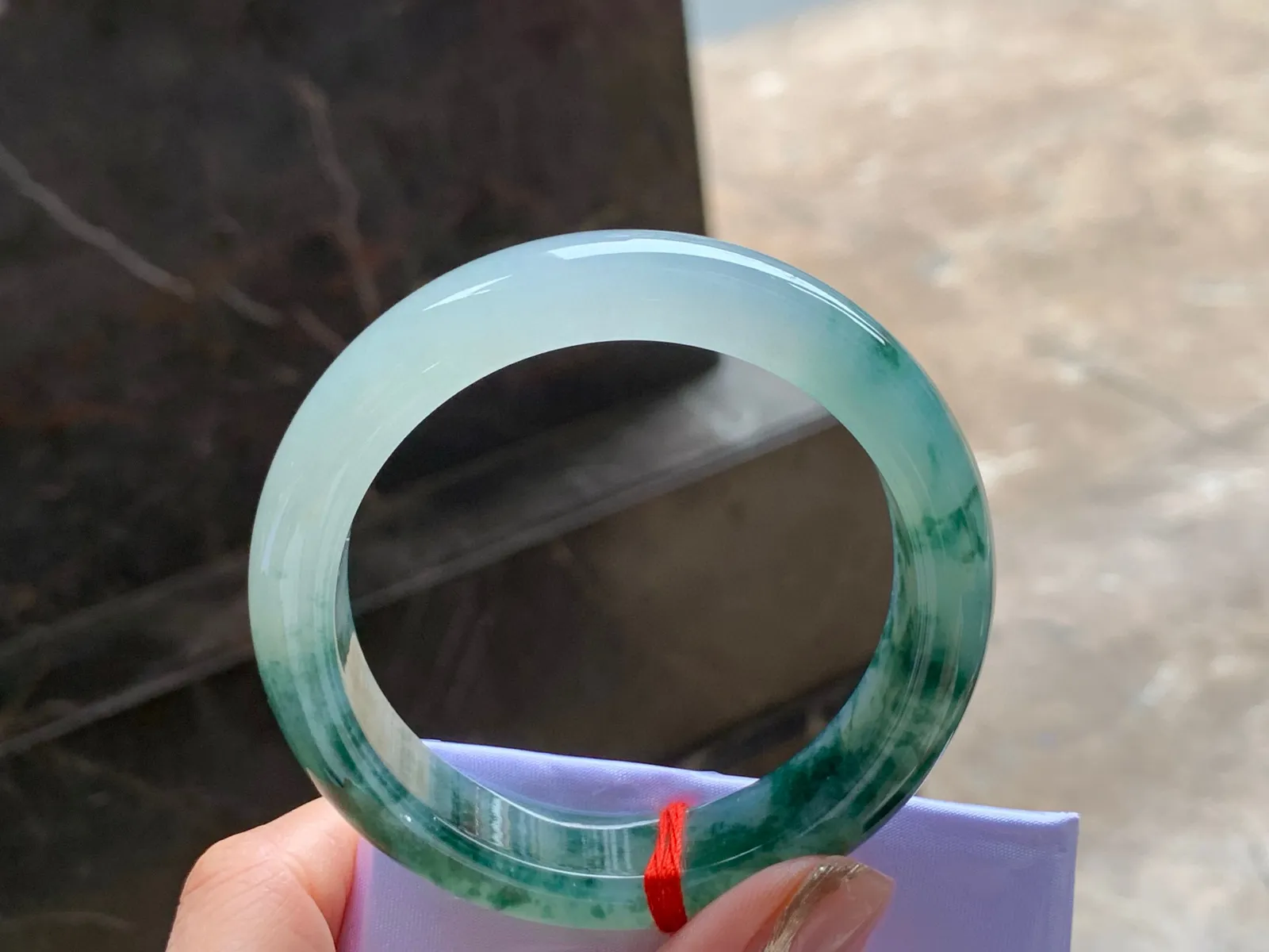 冰种飘花手镯
清爽55/12.6/8.7mm