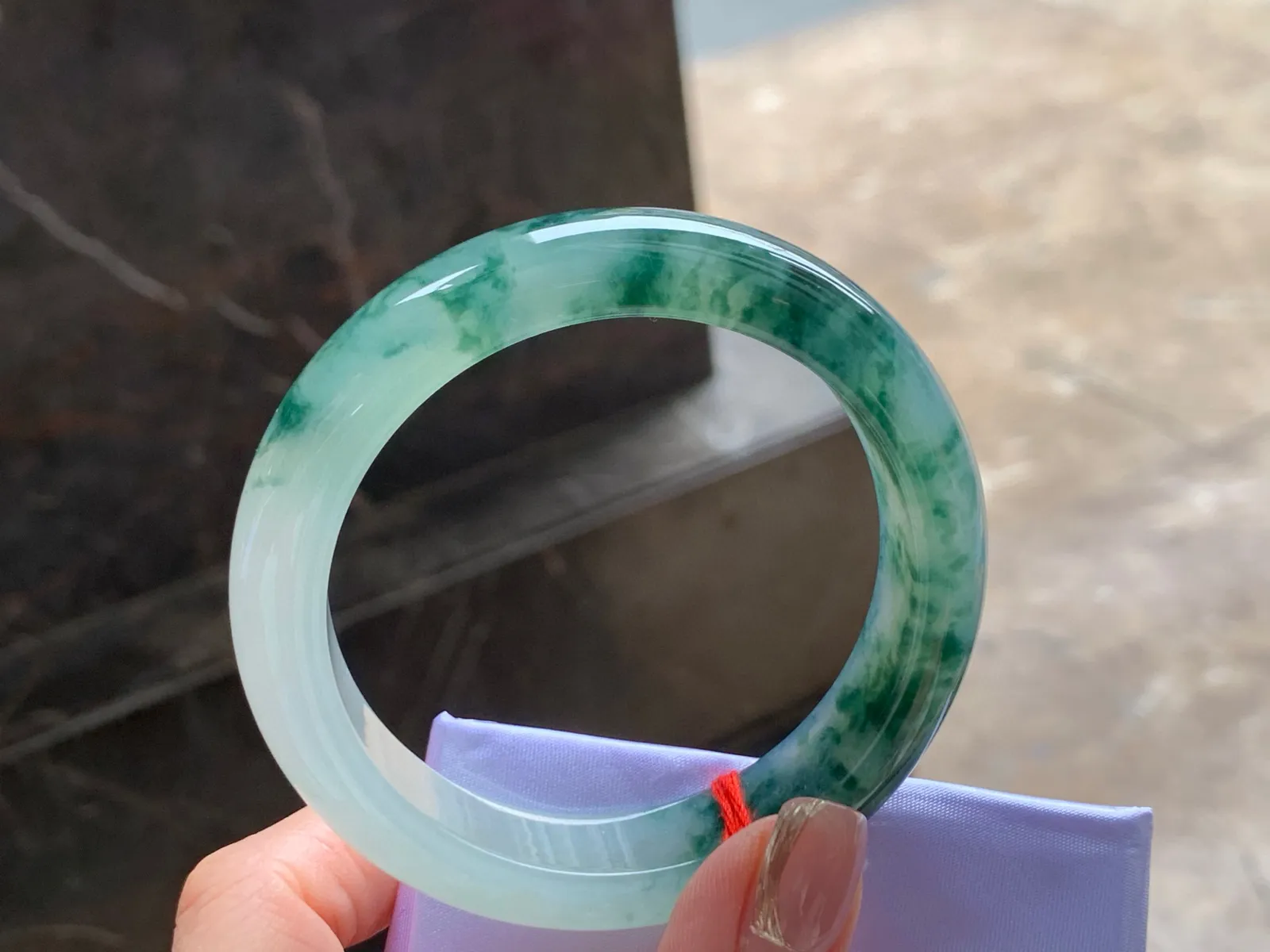 冰种飘花手镯
清爽55/12.6/8.7mm