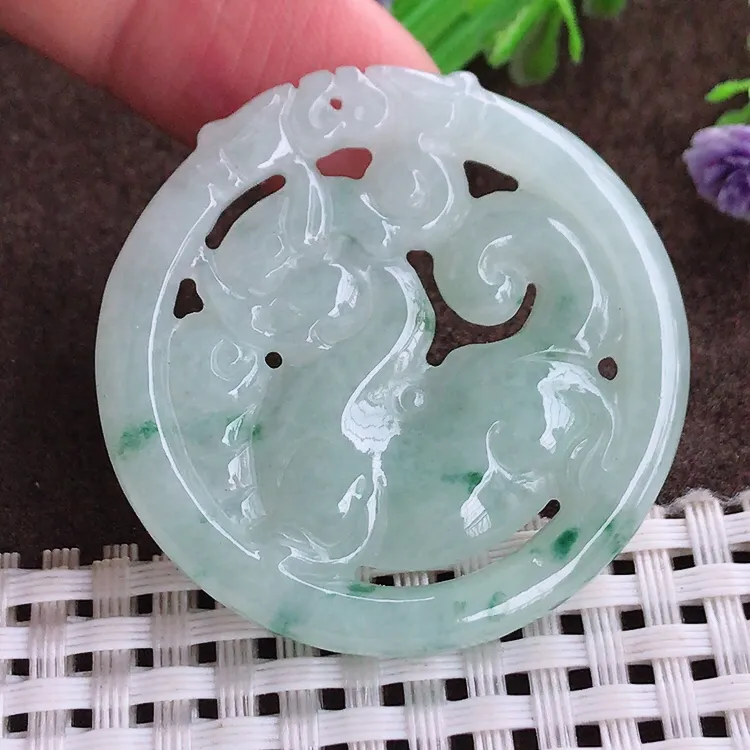 自然光老坑精美温润飘花仿古麒麟牌吊坠翡翠玉坠尺寸40.2/4.9