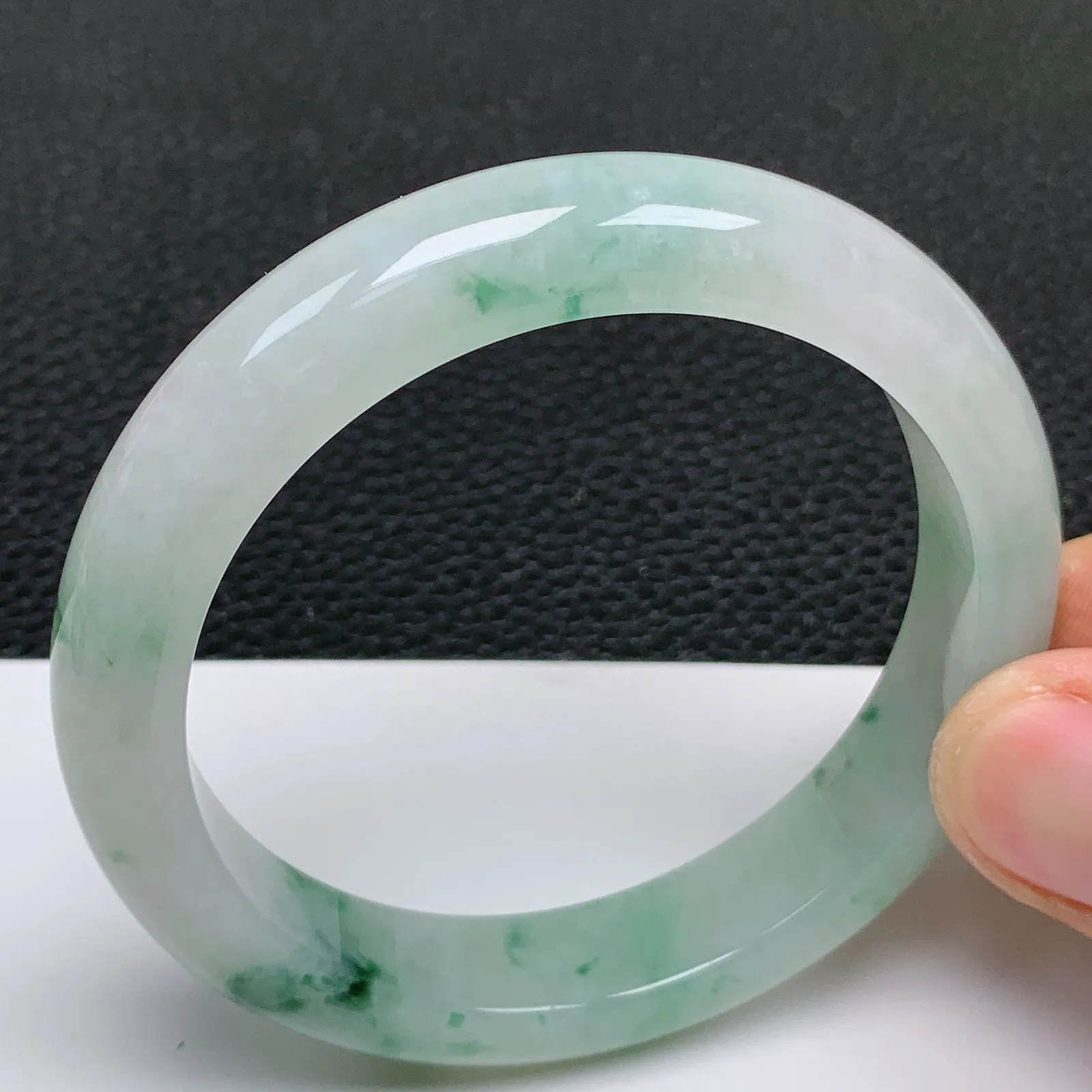 圈口54 天然翡翠A货老坑冰润飘花正圈手镯 尺寸54*11.8*8mm