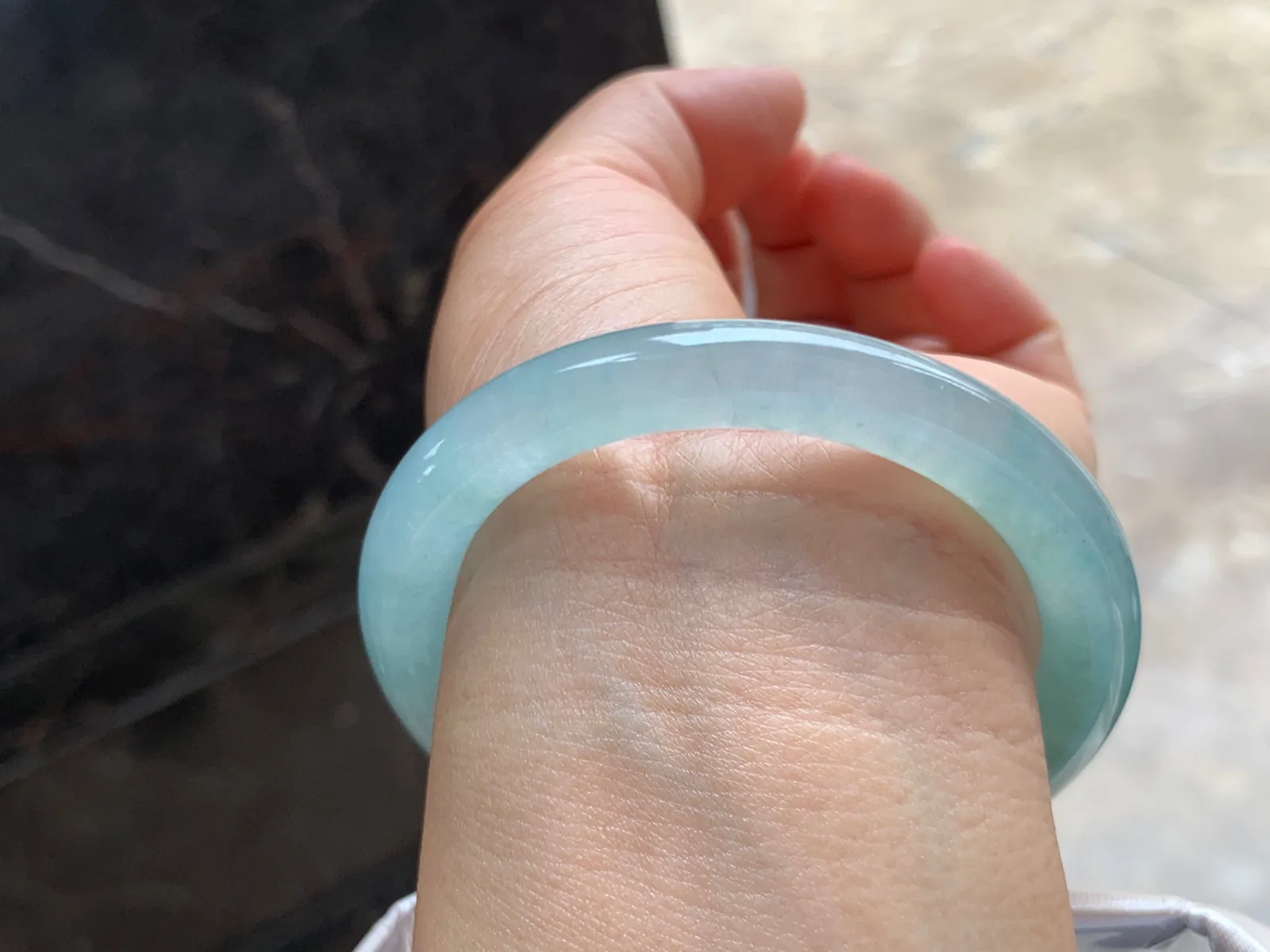 53-8.5mm
冰种晴水圆条手镯 水润冰透 清爽