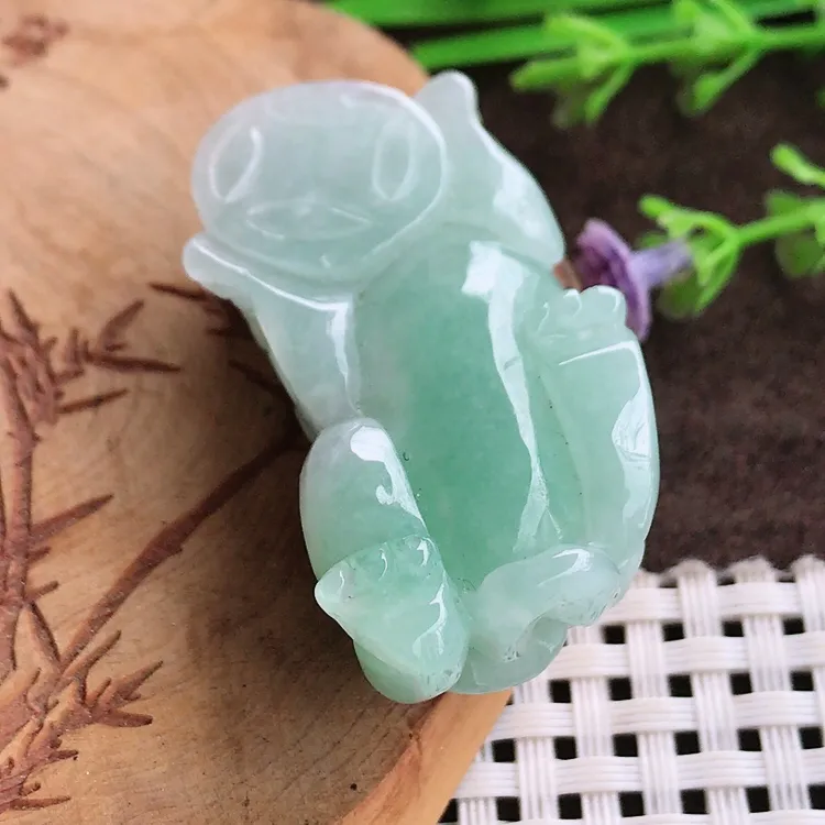 自然光老坑精美温润浅绿色貔貅吊坠翡翠玉坠尺寸45/23.5/13.8