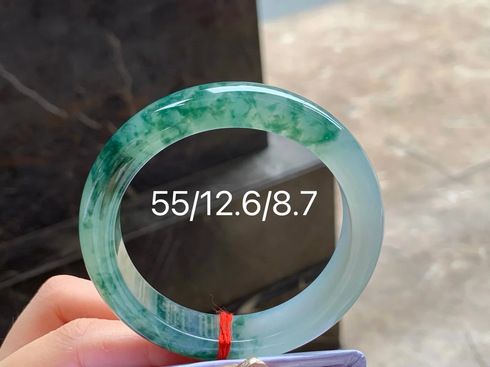 冰种飘花手镯
清爽55/12.6/8.7mm