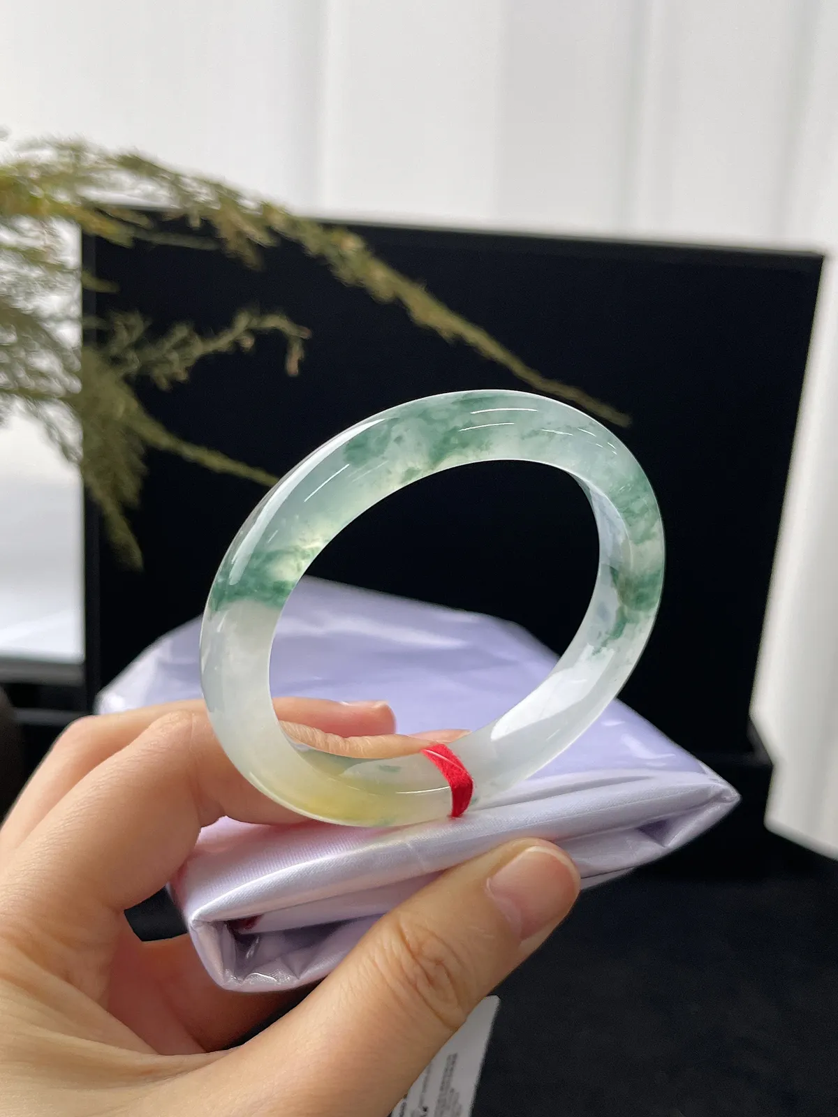 贵妃镯53圈口，冰种黄加绿，冰透，层次分明
