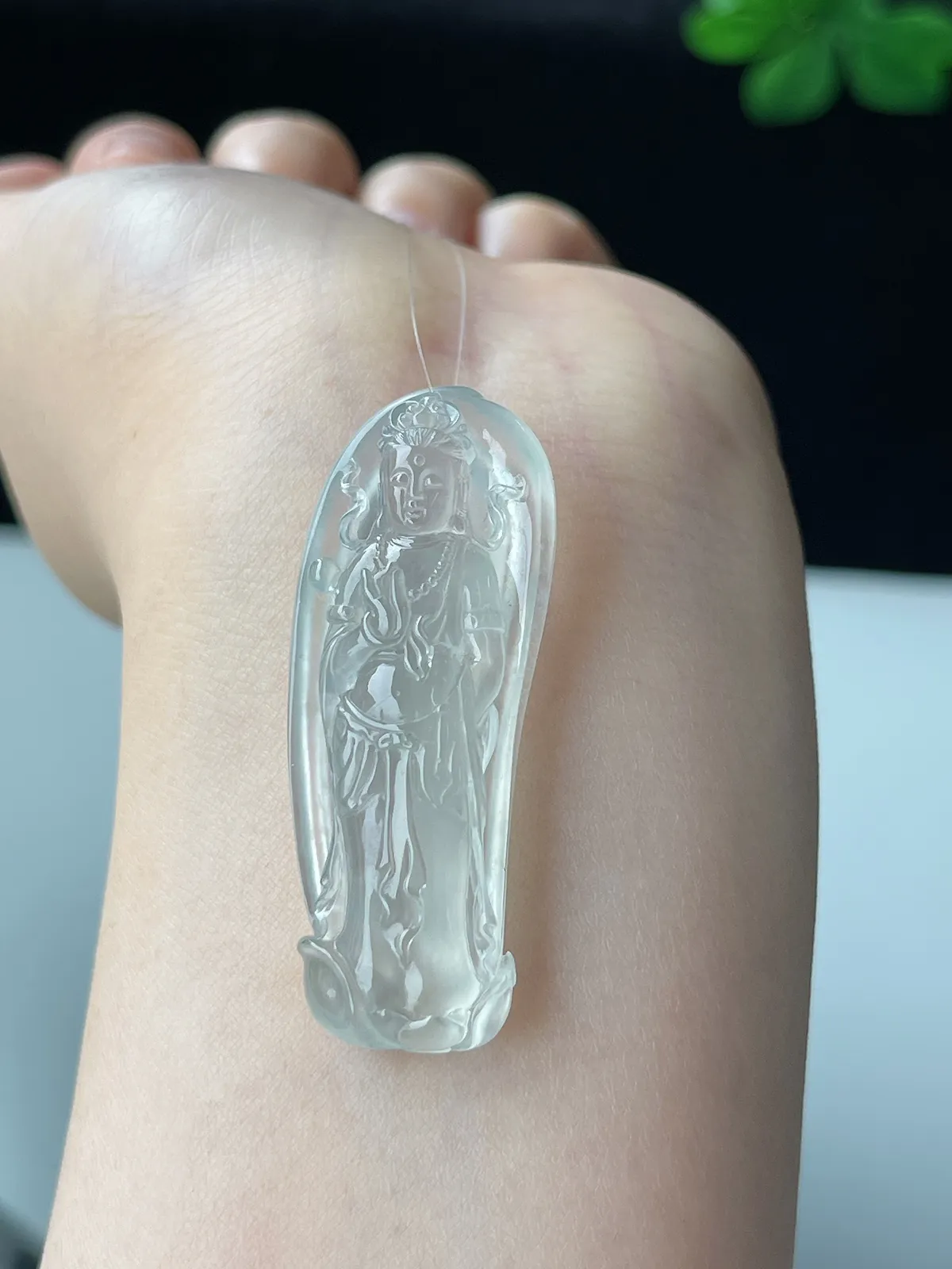 翡翠冰种白色观音