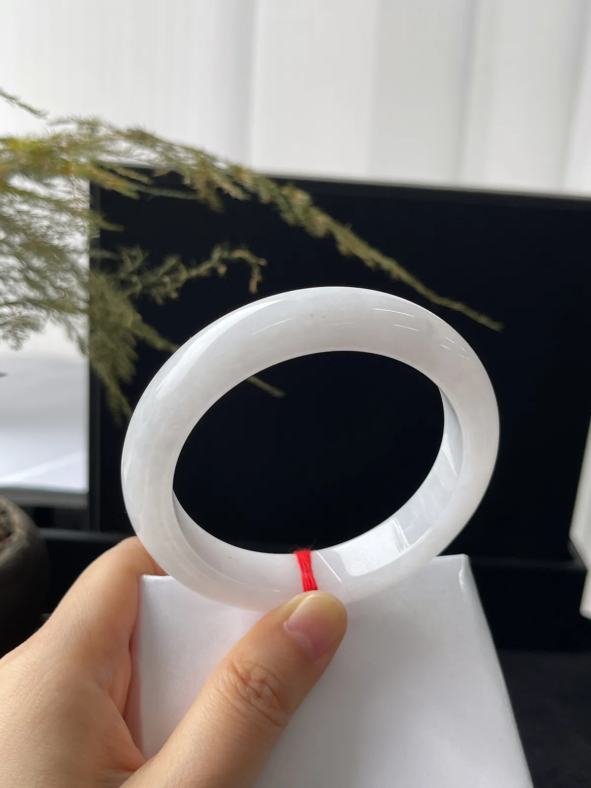 正圈57圈口，翡翠冰糯种白色手镯