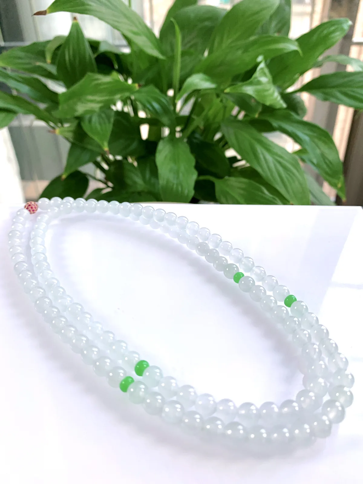 缅甸天然翡翠A货，冰种起光起胶双彩圆珠项链手链，尺寸：圆珠6mm/112颗，长度660mm,重量：41.62g