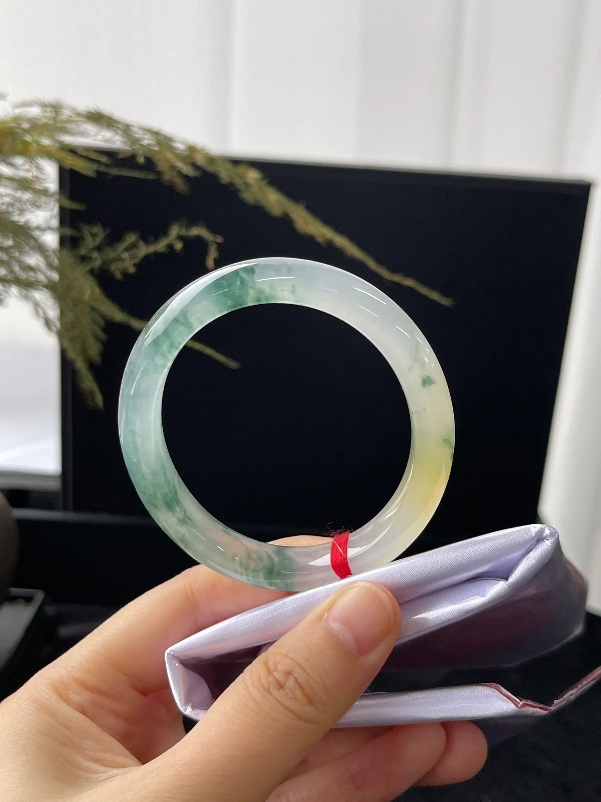 贵妃镯53圈口，冰种黄加绿，冰透，层次分明