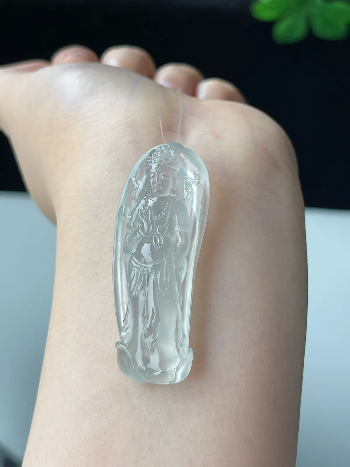 翡翠冰种白色观音