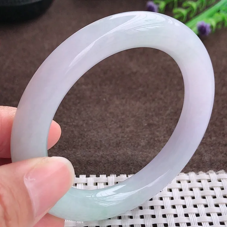 自然光55圈口老坑秀气温润飘绿圆条手镯翡翠玉镯尺寸55/10.3/10.5