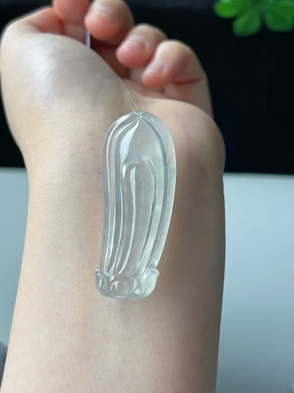 翡翠冰种白色观音