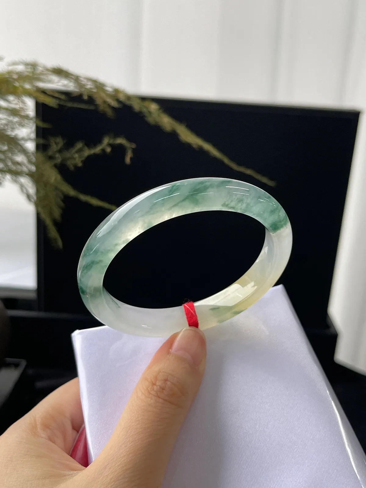 贵妃镯53圈口，冰种黄加绿，冰透，层次分明