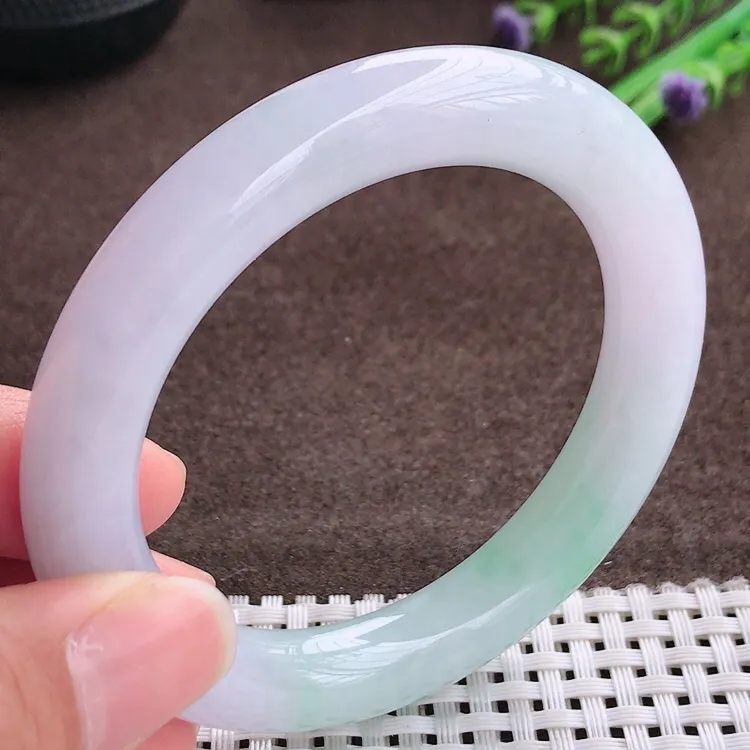 自然光55圈口老坑秀气温润飘绿圆条手镯翡翠玉镯尺寸55/10.3/10.5