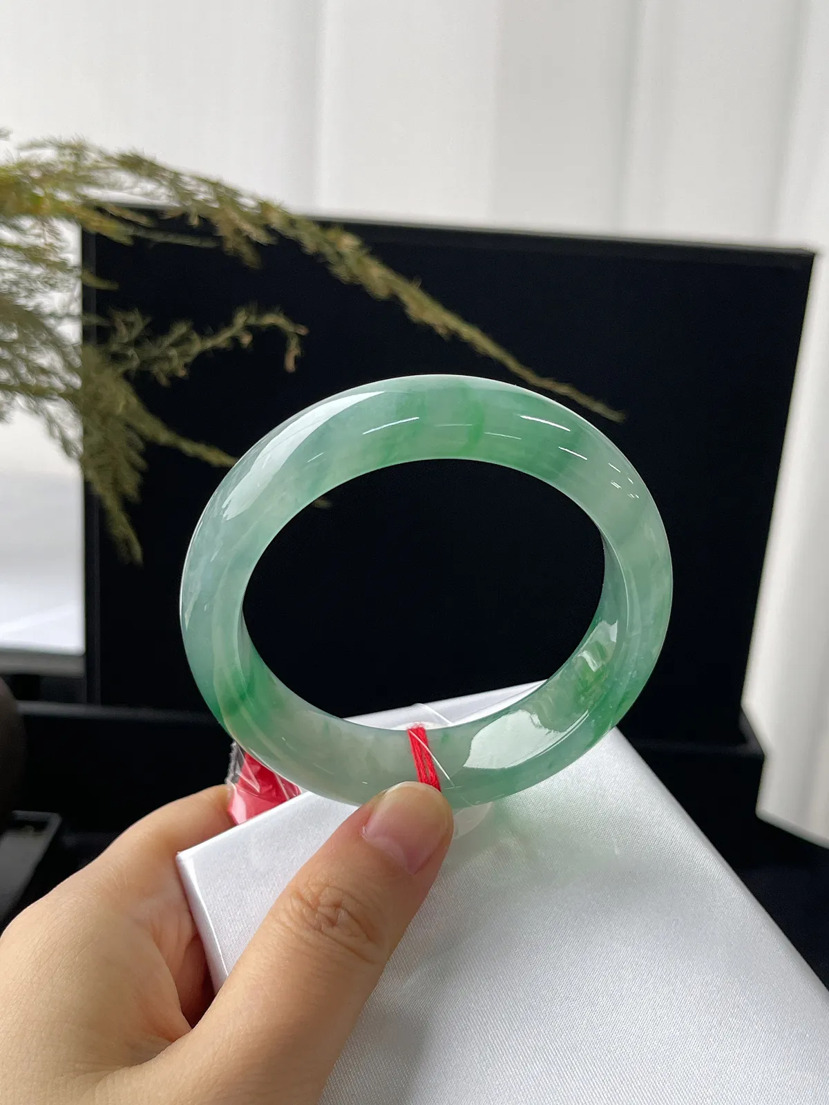 正圈54.2圈口，冰种飘阳绿宽版手镯