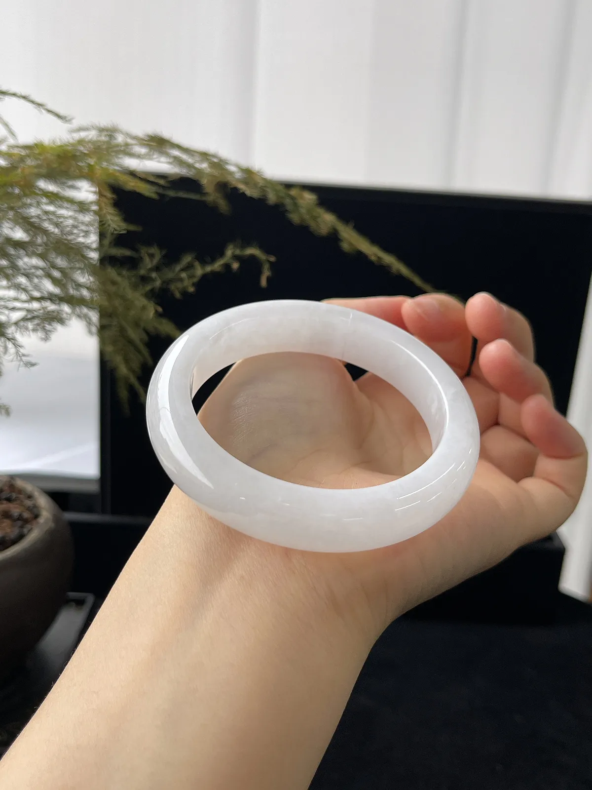 正圈55圈口，翡翠冰糯种白色手镯