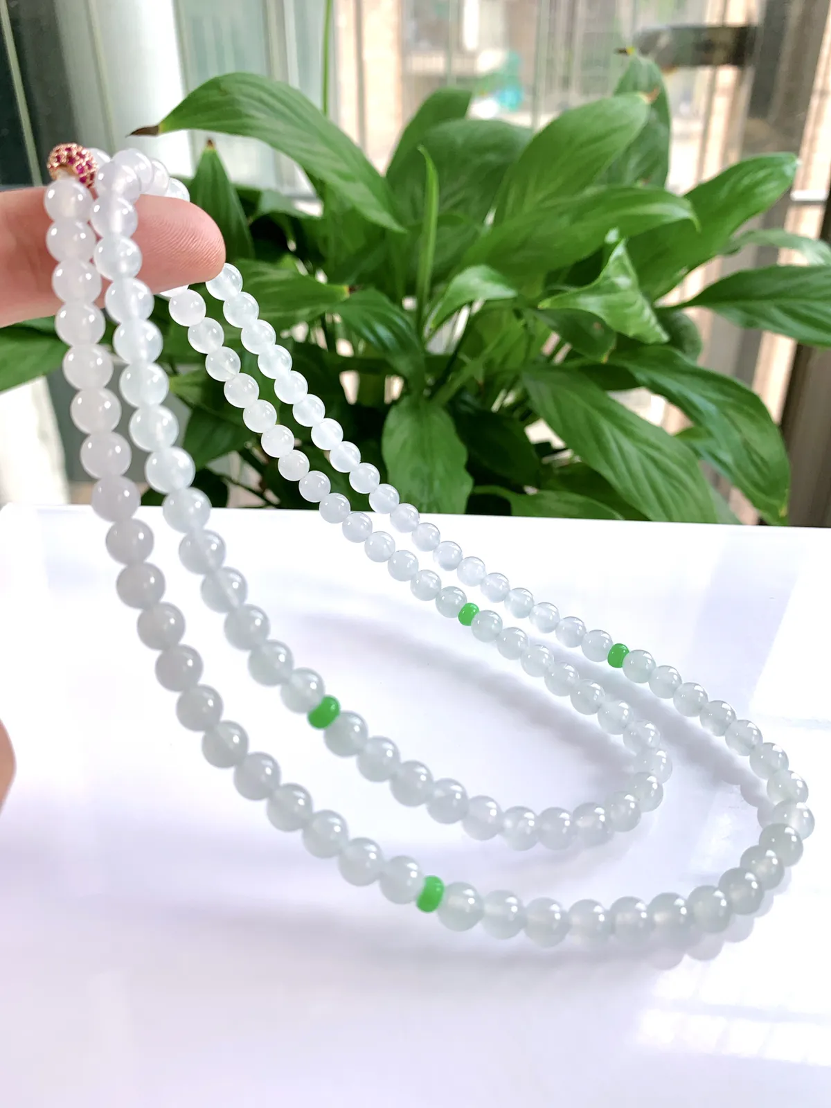 缅甸天然翡翠A货，冰种起光起胶双彩圆珠项链手链，尺寸：圆珠6mm/112颗，长度660mm,重量：41.62g