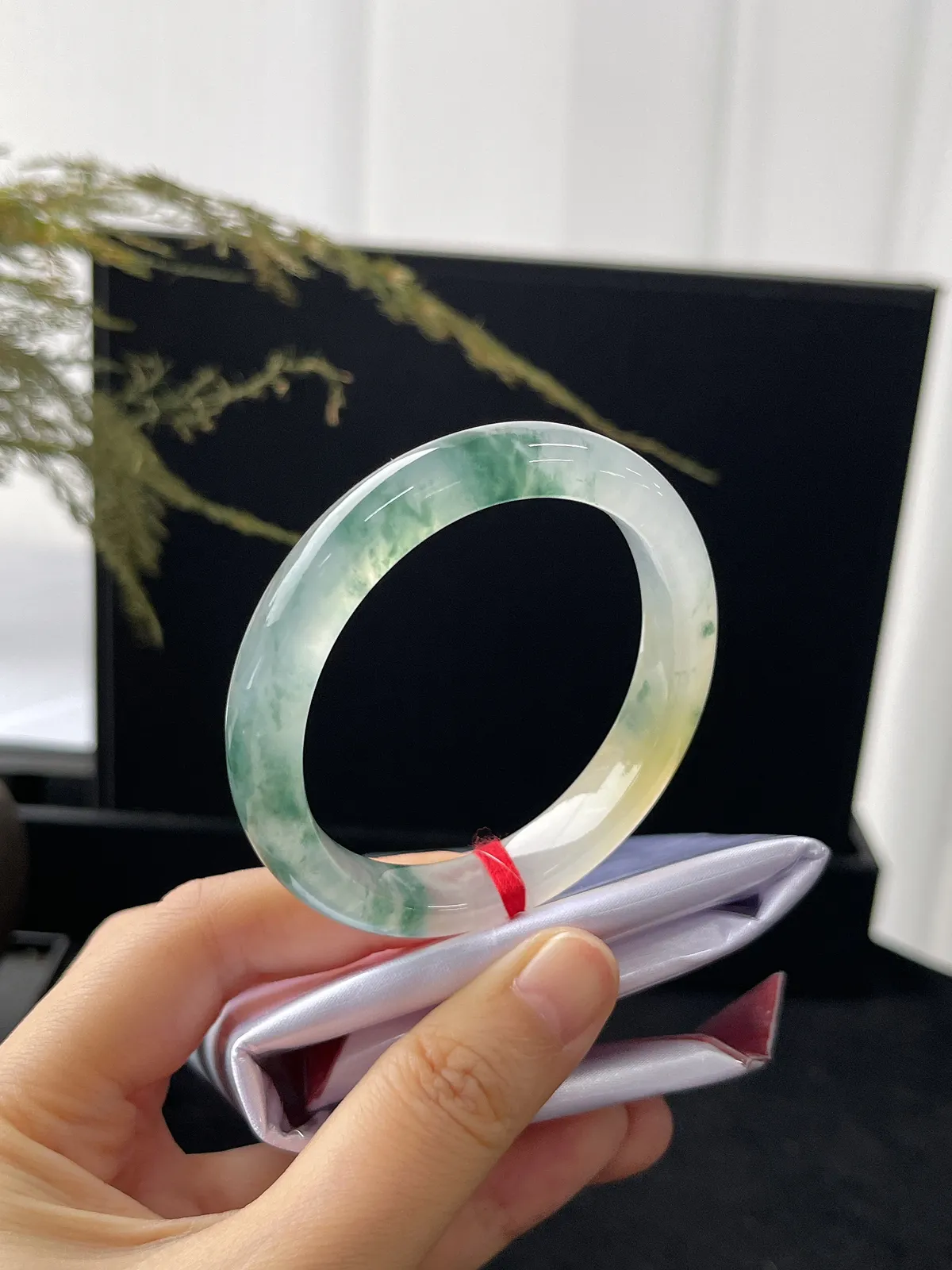 贵妃镯53圈口，冰种黄加绿，冰透，层次分明