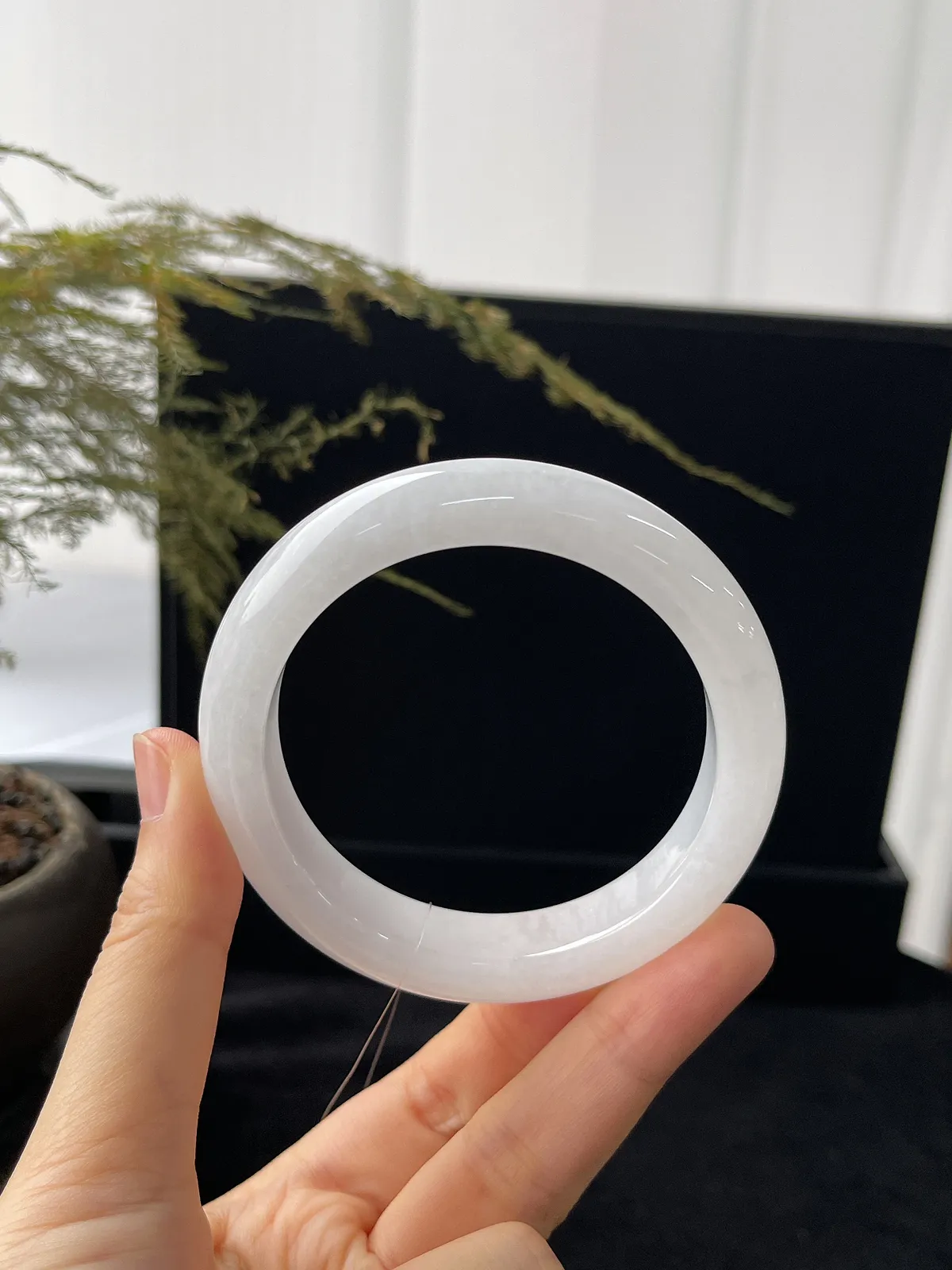 正圈55圈口，翡翠冰糯种白色手镯