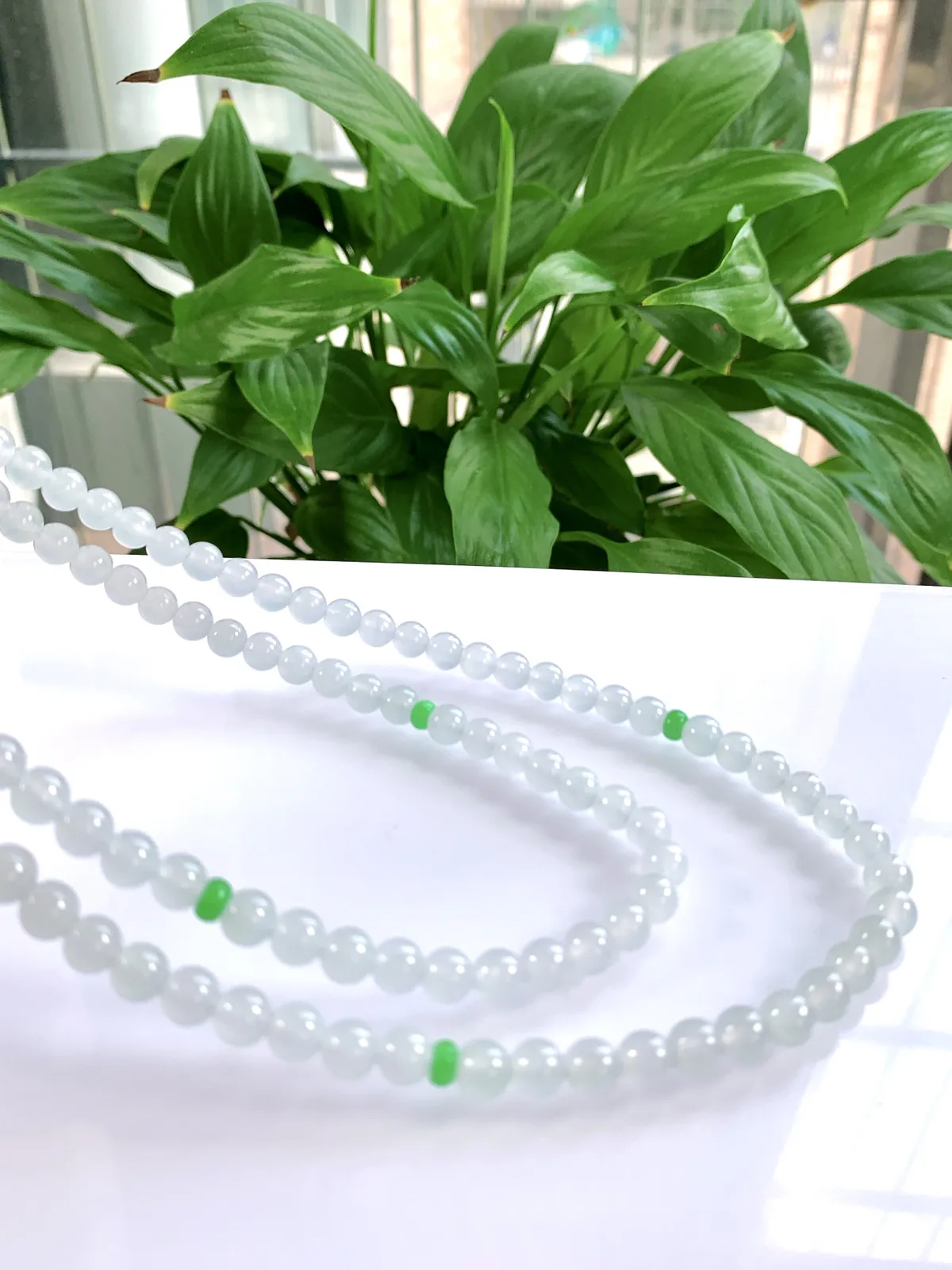 缅甸天然翡翠A货，冰种起光起胶双彩圆珠项链手链，尺寸：圆珠6mm/112颗，长度660mm,重量：41.62g