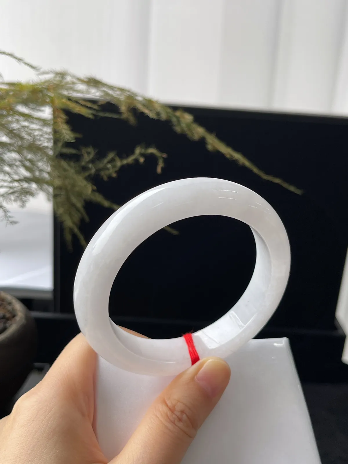 正圈57圈口，翡翠冰糯种白色手镯