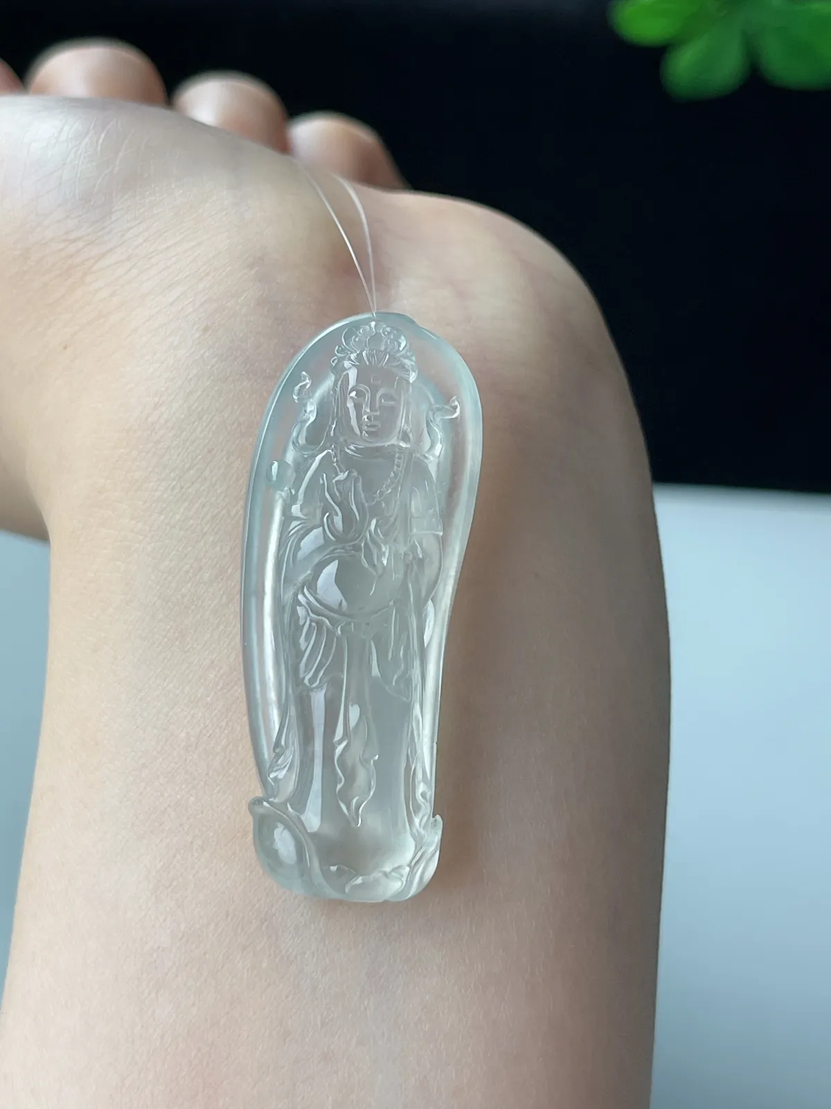 翡翠冰种白色观音