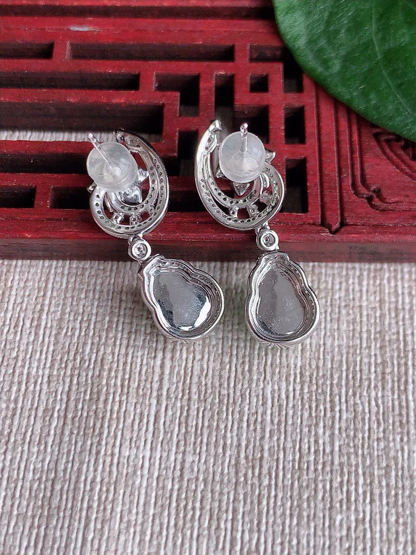 缅甸a货翡翠ddj老坑冰种18K金镶嵌甜绿葫芦耳坠 整体8.7×6.6×4.4mm 4.54