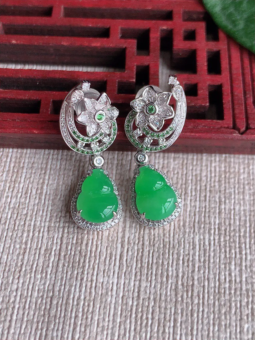 缅甸a货翡翠ddj老坑冰种18K金镶嵌甜绿葫芦耳坠 整体8.7×6.6×4.4mm 4.54