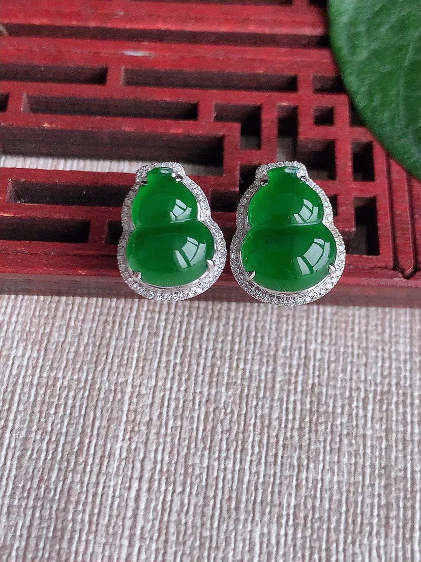 天然a货翡翠ddj老坑冰种18K金镶嵌满绿葫芦耳钉 整体11.8×8.4mm 3.53