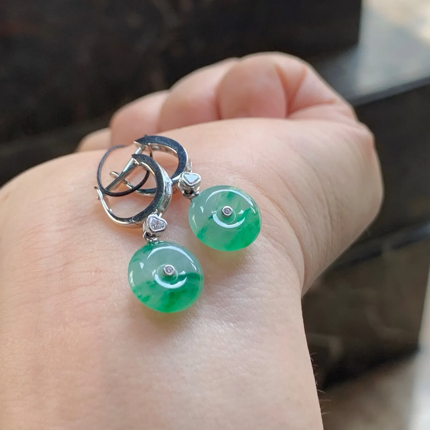 带色平安扣耳坠，真金镶嵌，精致