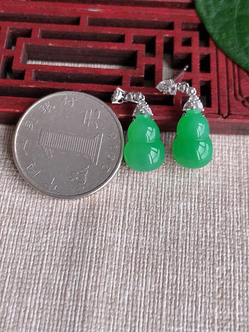 缅甸a货翡翠ddj老坑冰种18K金镶嵌甜绿葫芦耳坠 整体12.6×8.8×7.4mm 4.66