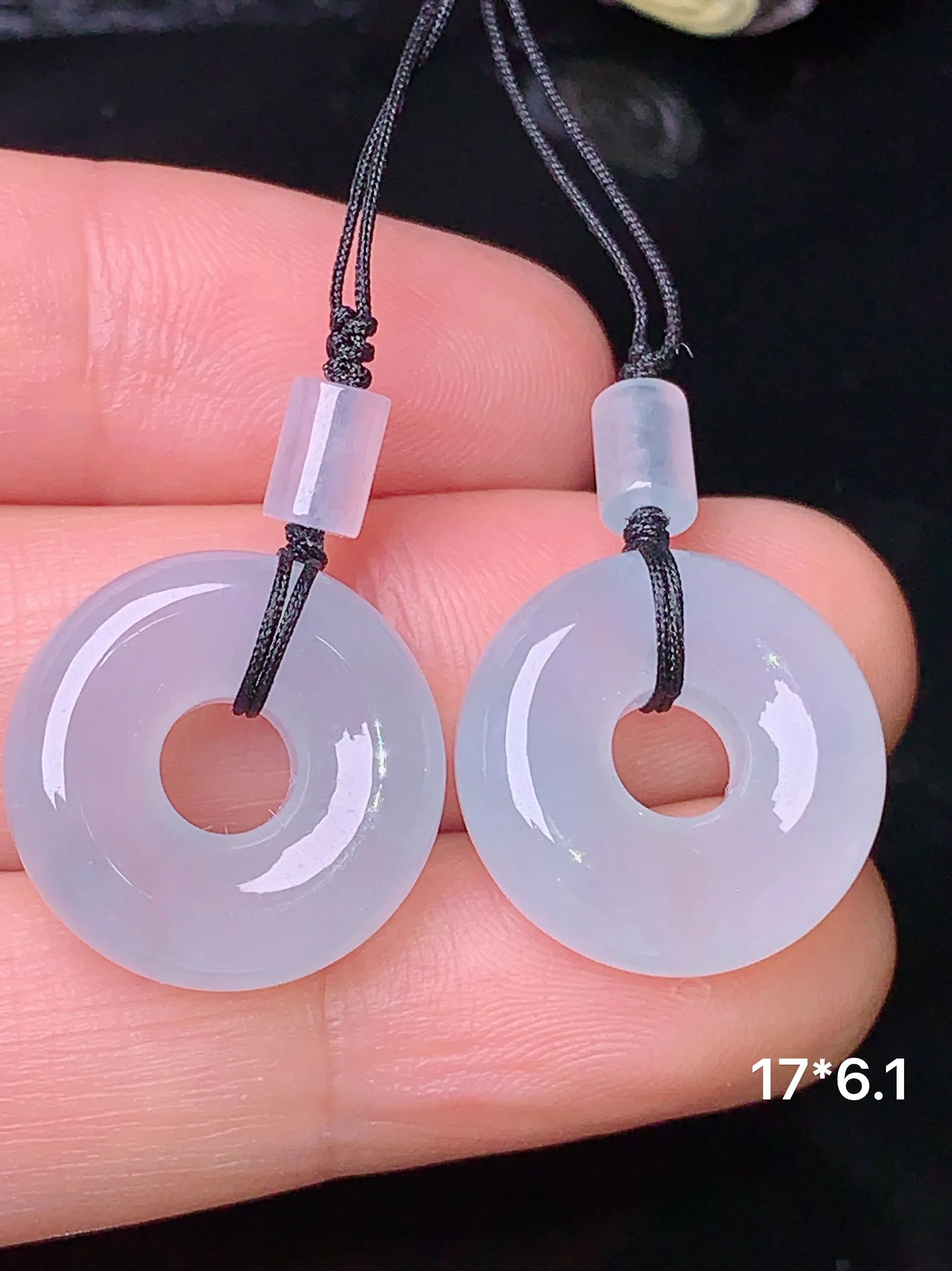 冰种平安环一对 玉质细腻 色泽清新艳丽 整体尺寸17*6.1