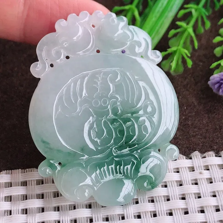 自然光老坑秀气冰润飘花福临门仿古牌吊坠翡翠玉坠尺寸52.5/40/4.5